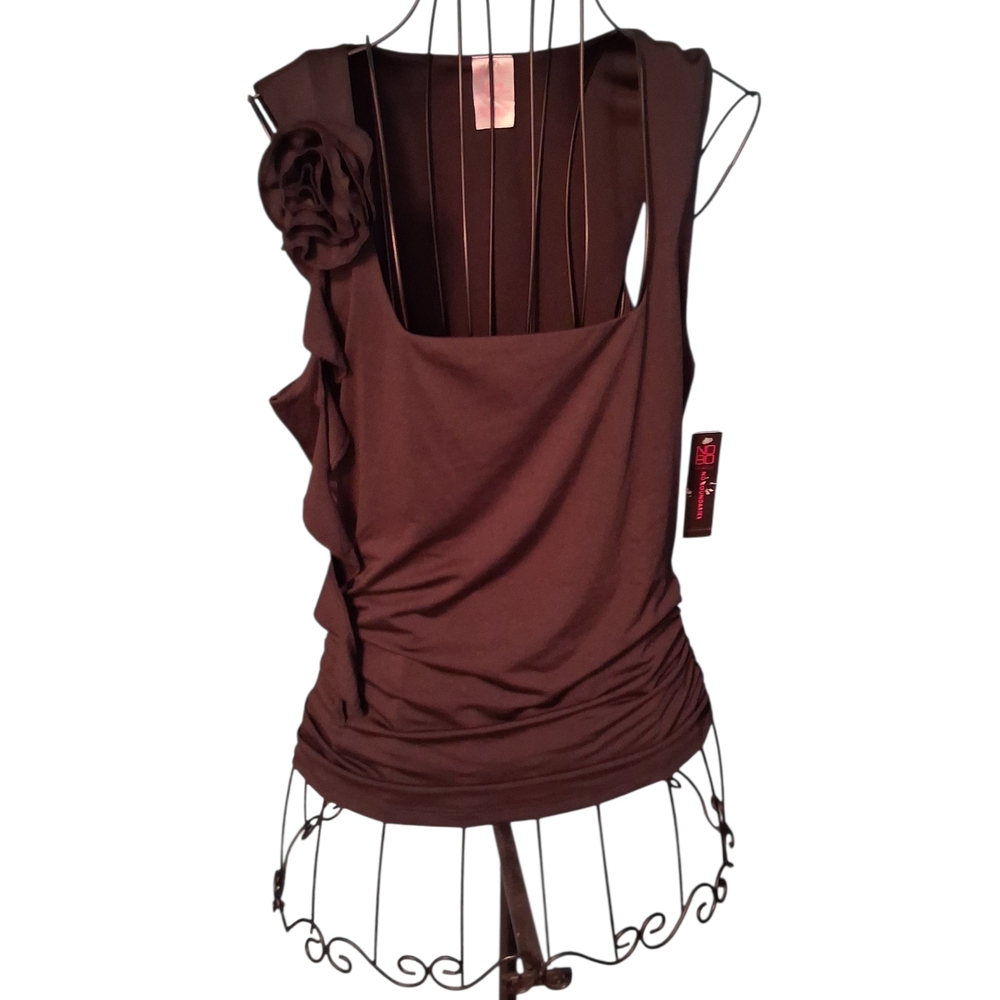 Brown Sleeveless Top with Floral Detail